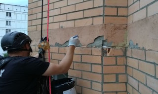 Обследование фасада здания в Верхней Пышме в октябре